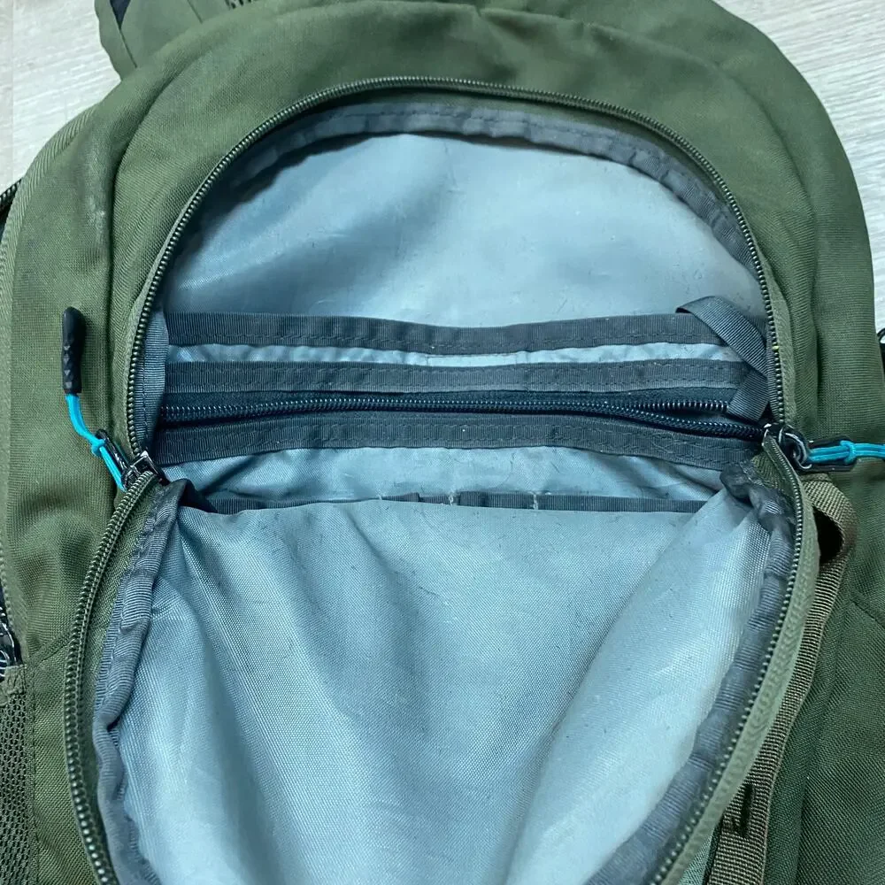 The North Face Vault Everyday Commuter Backpack Laptop Daypack